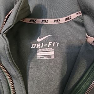 New never worn Nike Oregon tri-fit zip up over jacket